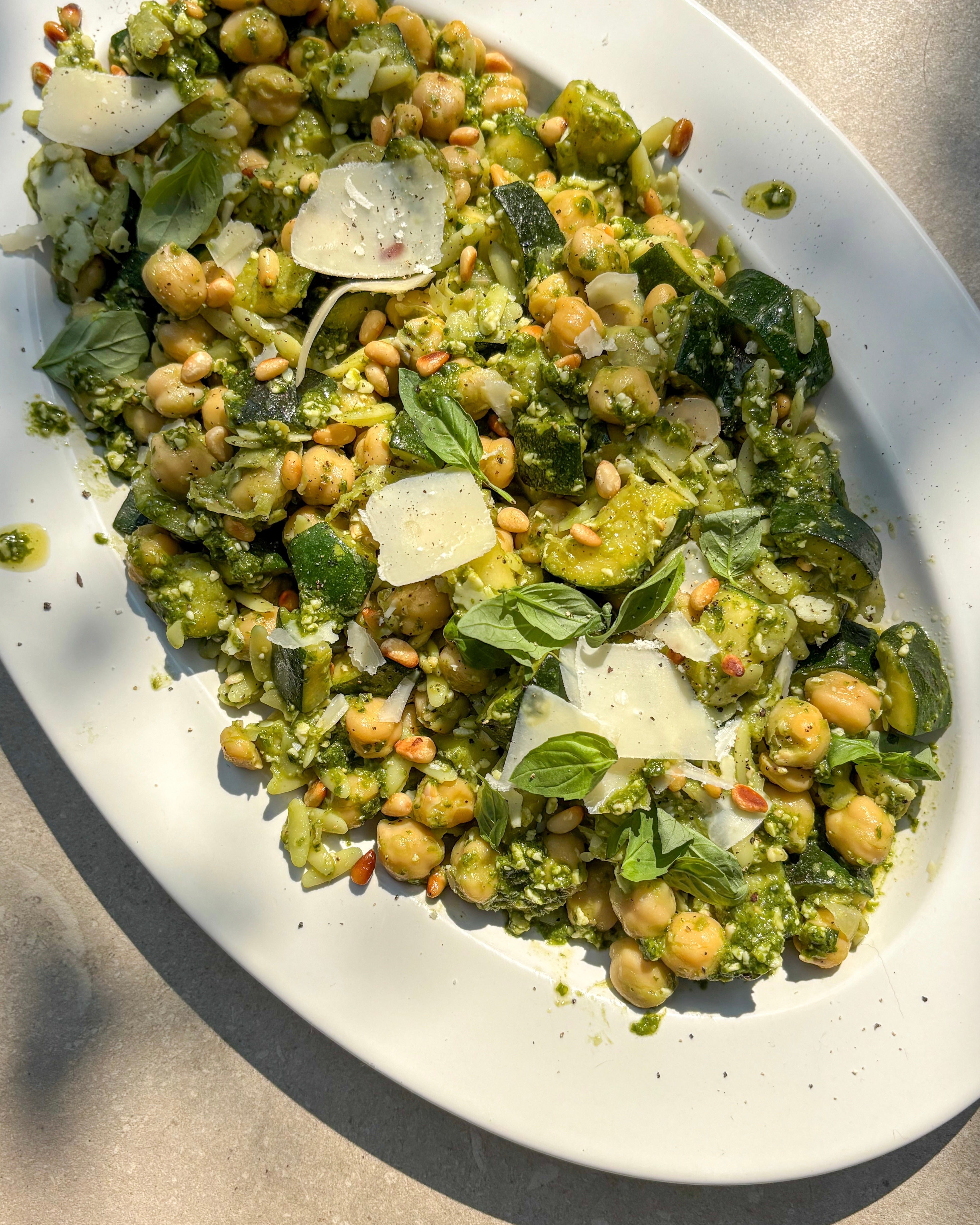 bean-recipe-chickpea-courgette-pesto-orzo-salad-boldbeanco